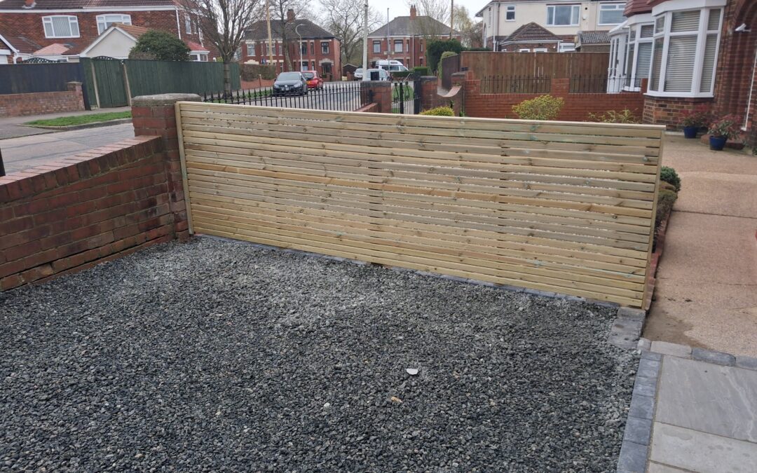 Slatted fencing Hull